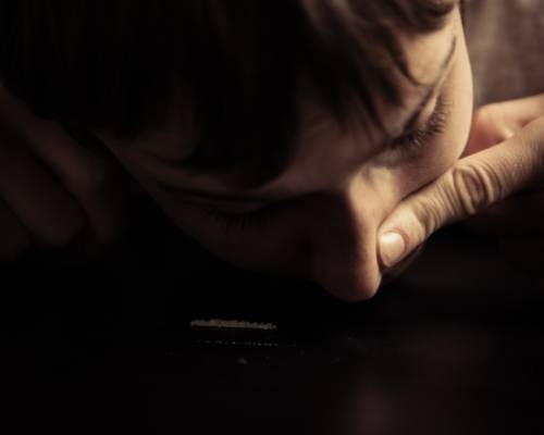 Sniffer du Kanna comme Alternative à la Cocaïne ou à d'autres Drogues ?